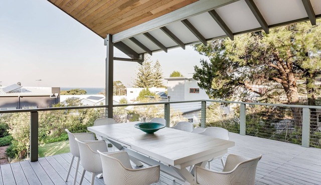 INVITING 2 STOREY COASTAL COTTAGE SITUATED HIGH ABOVE OLD DUNSBOROUGH