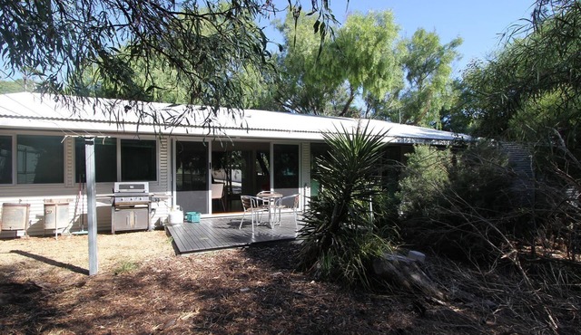 Ironbark Beach House Carrickalinga