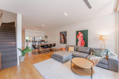 Koala Arcady Modern 3BR Norwood Retreat Near City - Koala Stay