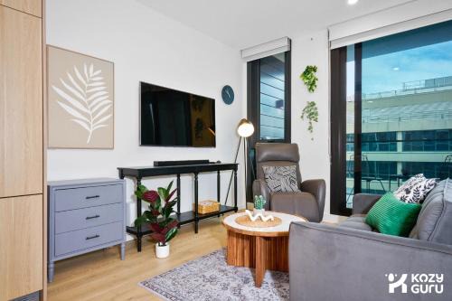 KozyGuru | Moonee Ponds | Modern 1 Bed Apt Parking
