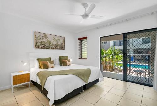 Laguna Edge - Swim-Out Studio, near Sea & Dining