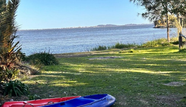 LAKEFRONT - Stunning Clear Water View and Direct Access to water