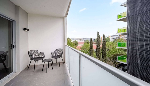 Lakeside 1-Bed with A/C, Parking & Balcony
