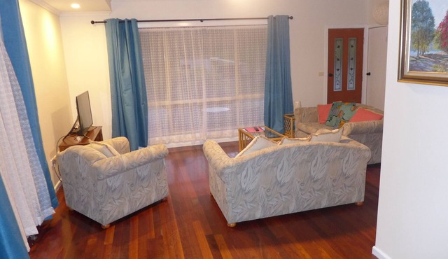 Lenoroc - Rural Ambience with Netflix. nStay on working farm 14 minute from town