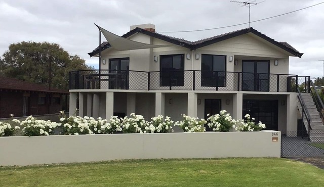 Linga Longa, Central Busselton