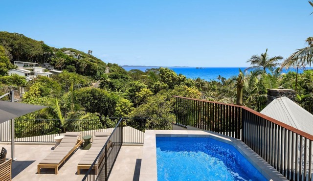 Luna Eclipse - The Quintessence of Opulent Holiday Accommodation in Wategos
