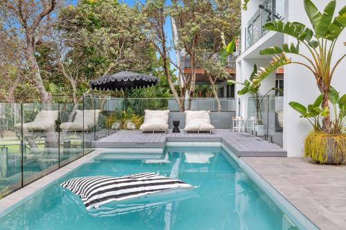 Luxe on North Point