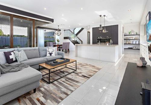 Luxe Retreat Shell Cove - Walk to Marina