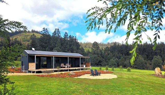 Luxury Cabin with Outdoor Bath · Mountain Views · Near Mt Field
