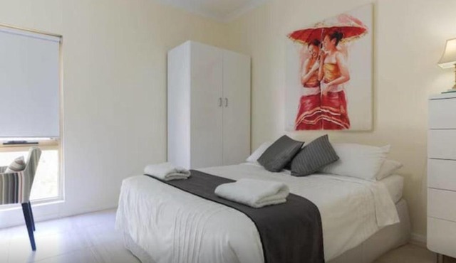 M102 West Perth Studio Apartment near Kings Park