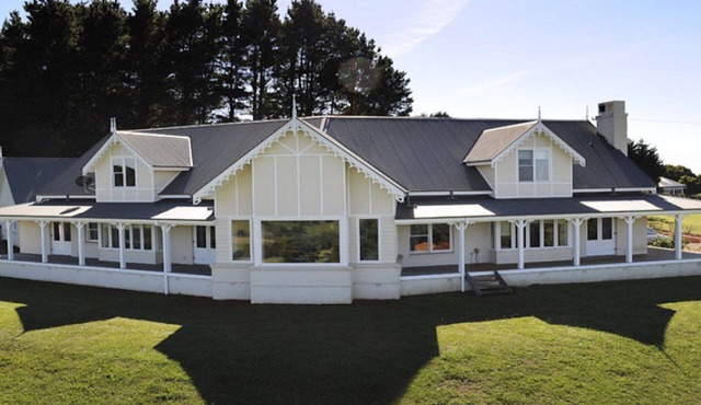 Madison Park, a large Country Retreat