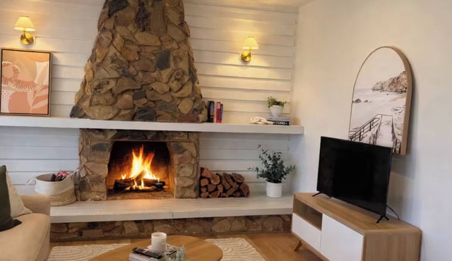 McCrae Beach House Fully Renovated - Short Walk to Beach - Pet Friendly
