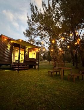 Meadowbrook Tiny House - Stay among the best wineries in Orange