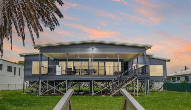 Meldale · Waterfront house Pumicestone passage
