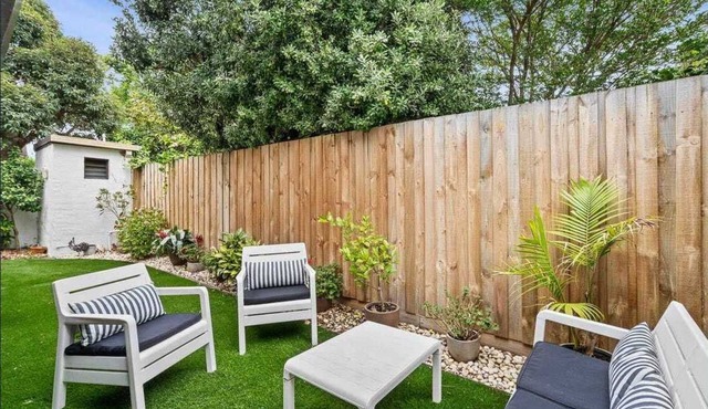 Middle Brighton Beach House (3-bed)