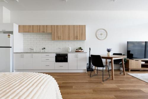 Minimalist Studio Near Burnie | Bright & Cozy