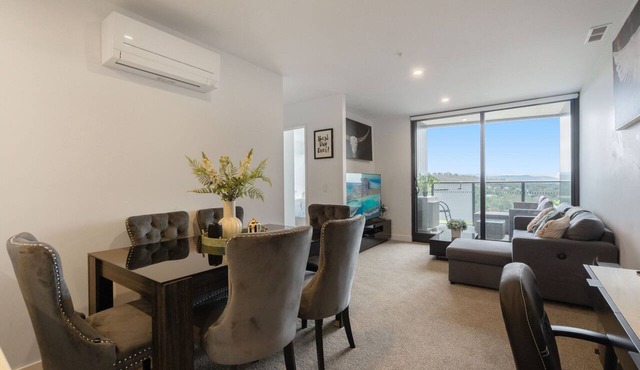 Modern 2-Bed Apartment with Premium Amenities