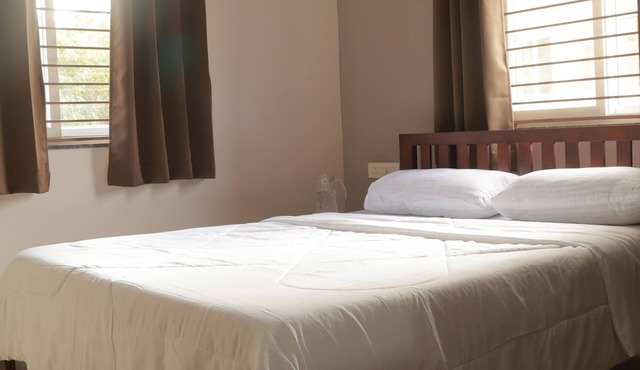 Modern 2BR Apartment with Park View, Banaswadi