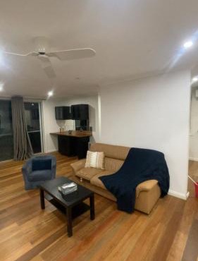 Modern 3BR home, Close to parliament , Canberra