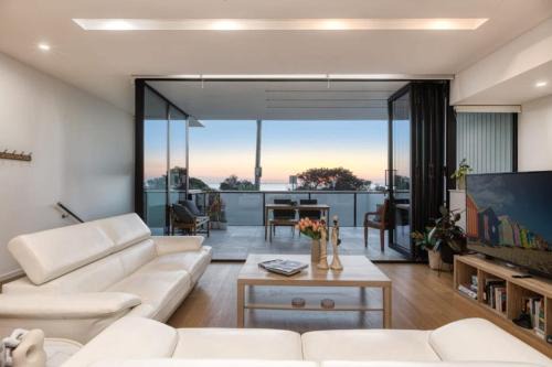 Modern Coastal Retreat in Brighton Melbourne