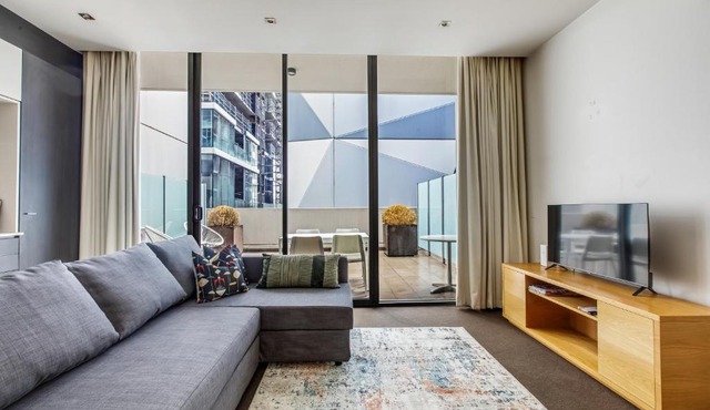 Modern Nomads South Yarra 1BR Large Outdoor Space Near Station