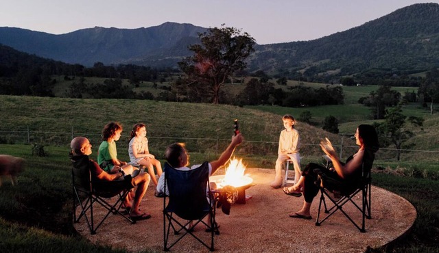 Modern off-grid getaway with spectacular views & outdoor bath. Pet friendly!