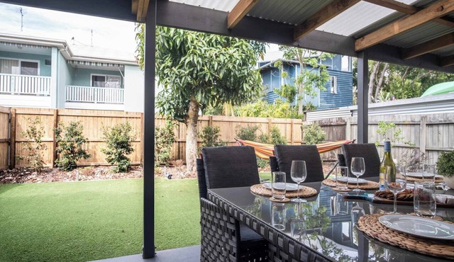 Modern Pet-friendly Mudjimba Townhouse