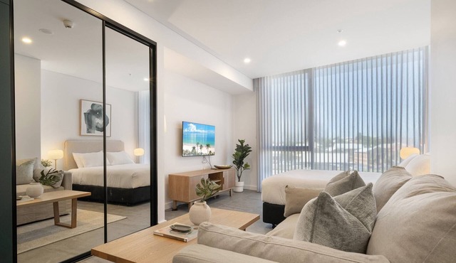 Modern Studio with Rooftop and BBQ Access