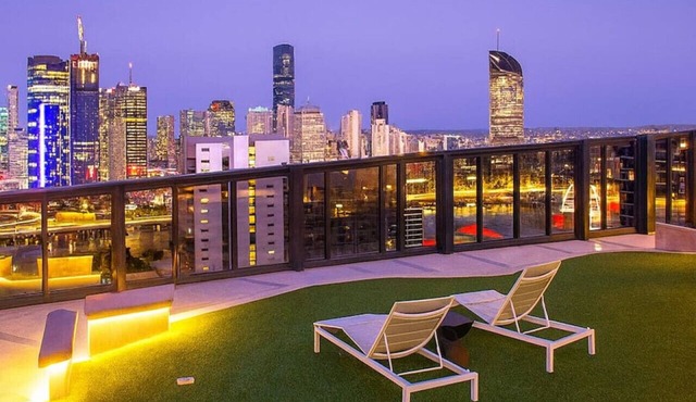 Modern Studio w/Pool, Gym, Views - South Brisbane