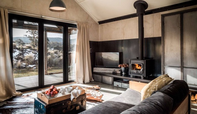 *MOUNTAIN ESCAPE * Pets Welcome * LUXURY SECLUSION