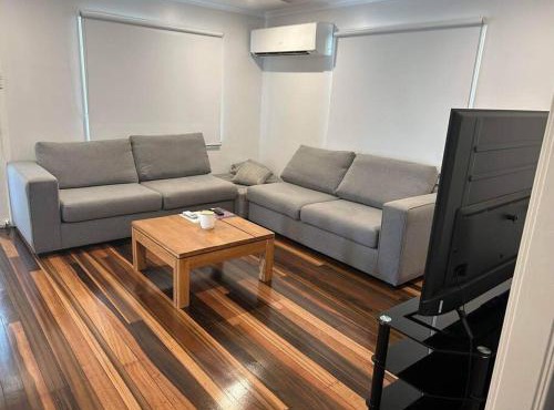 Mt Isa - Emerald Gem 3 Bedroom home QUIET AREA