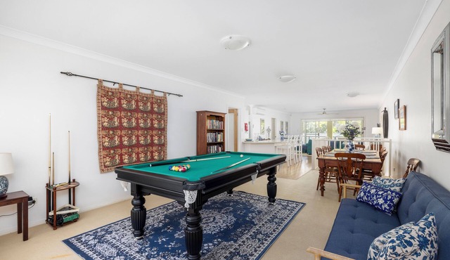 Muriel's Pet Friendly Home in Corlette close to pet friendly Baggies Beach