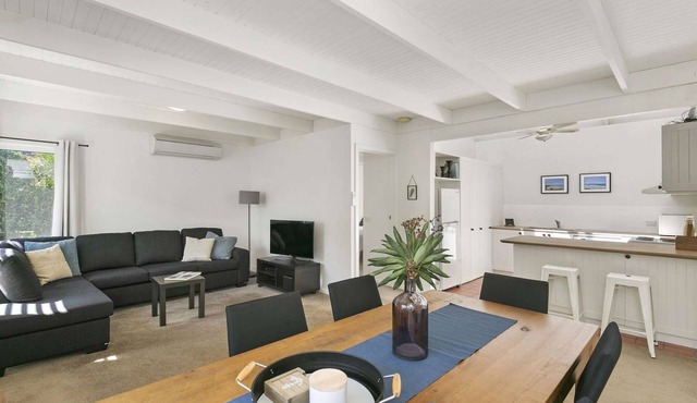 Mysa Anglesea. Sleeps 6 WiFi. Netflix. CafesShops in Anglesea
