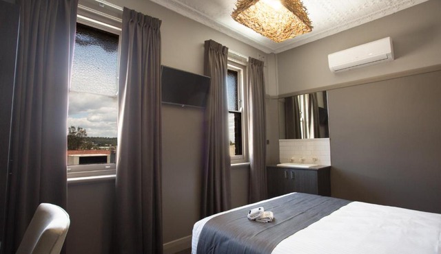 Nags Head Hotel