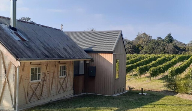 NEST- Luxury Vineyard Accommodation