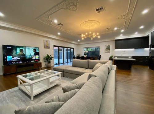 New Spacious Luxury 5 Bedroom Mansion in Unley