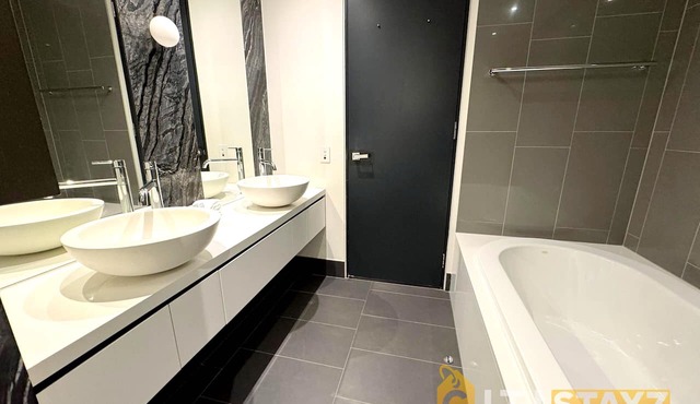 Nice in New Acton - 2bd 2bth Apt