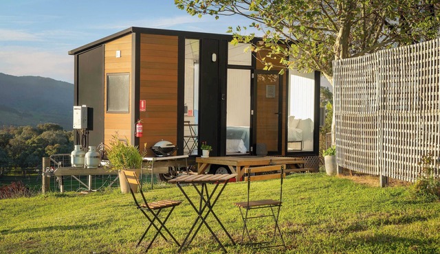 Nichol Road Hideaway at Annie’s Retreat by Tiny Away