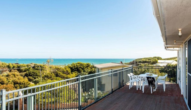 Ninettas Views - Great coastal location