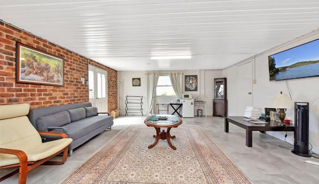 Noble Willow Studio Lovedale. A Cosy Unique Wine Country Refuge