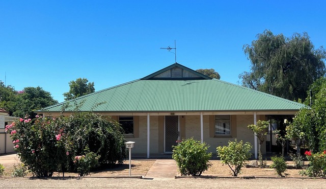 North Parade Accommodation Comfortable 3 Bedroom Accommodation in Jamestown