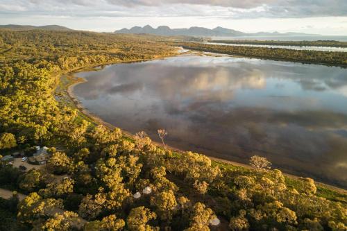 Numie Glamping Waterfront Freycinet Escape