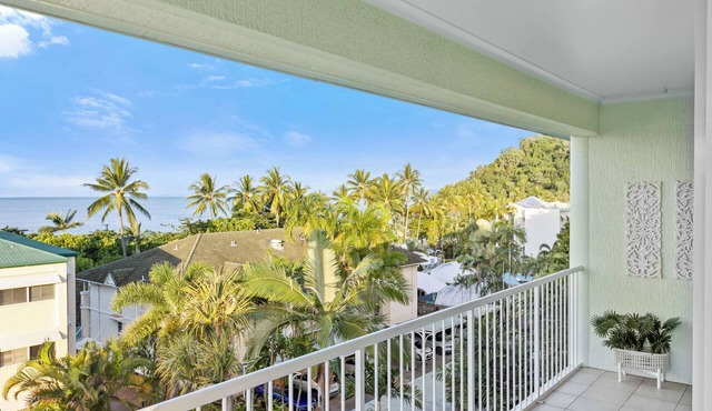Oceanfront 2 Bedroom Apartment at Trinity Beach in Trinity Beach