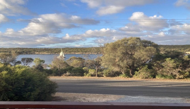 Off The Net - Esplanade property with views of the channel