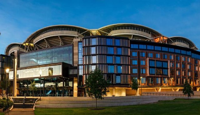 Oval Hotel at Adelaide Oval