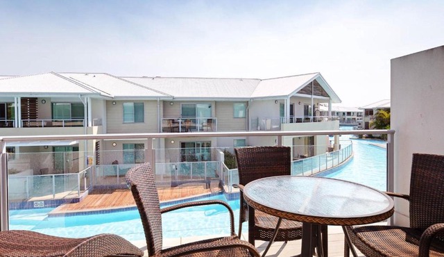 Pacific Blue 245-265 Sandy Point Rd - Dual Key Access, air conditioned unit with resort facilities and linen supplied