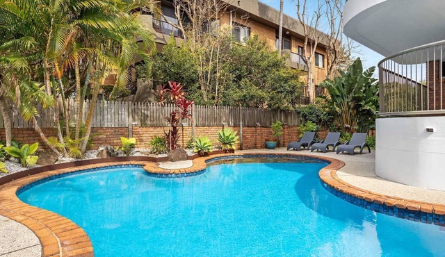 Pacific Blue - beachfront 2 BR apartment with pool