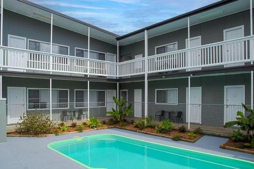 Pacific Motel 10