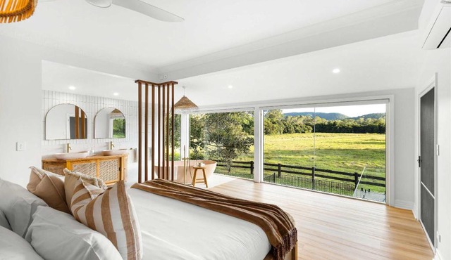 Paddock View Ranch In The Sunshine Coast Countryside