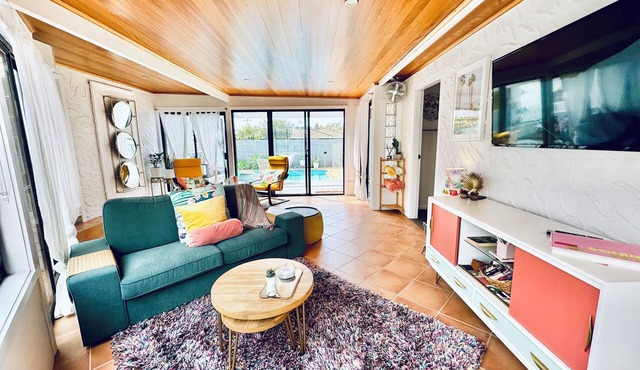 PALM SPRINGS – 2 BED + POOL – COFFS HABOUR